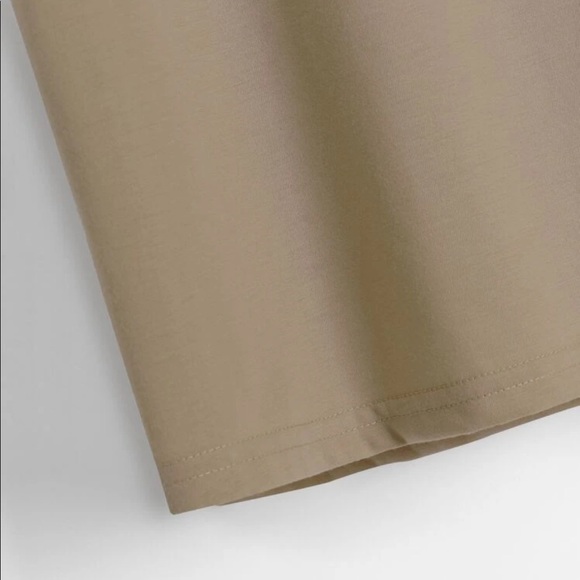 Letter Graphic Oversized Tee - Picture 3 of 4